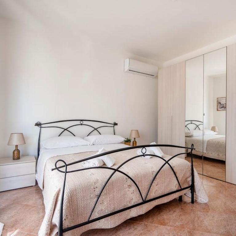 Domus Apulia, Due Passi Dal Mare - Free Parking - - Three-Bedroom Apartment - 44