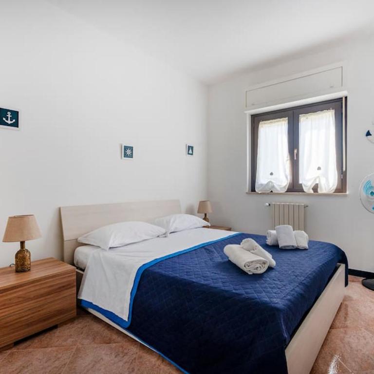 Domus Apulia, Due Passi Dal Mare - Free Parking - - Three-Bedroom Apartment - 16