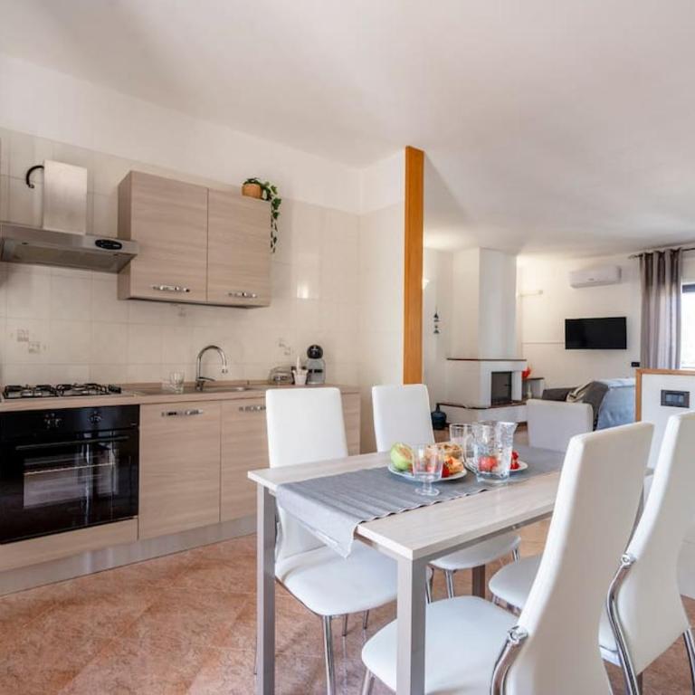 Domus Apulia, Due Passi Dal Mare - Free Parking - - Three-Bedroom Apartment - 3