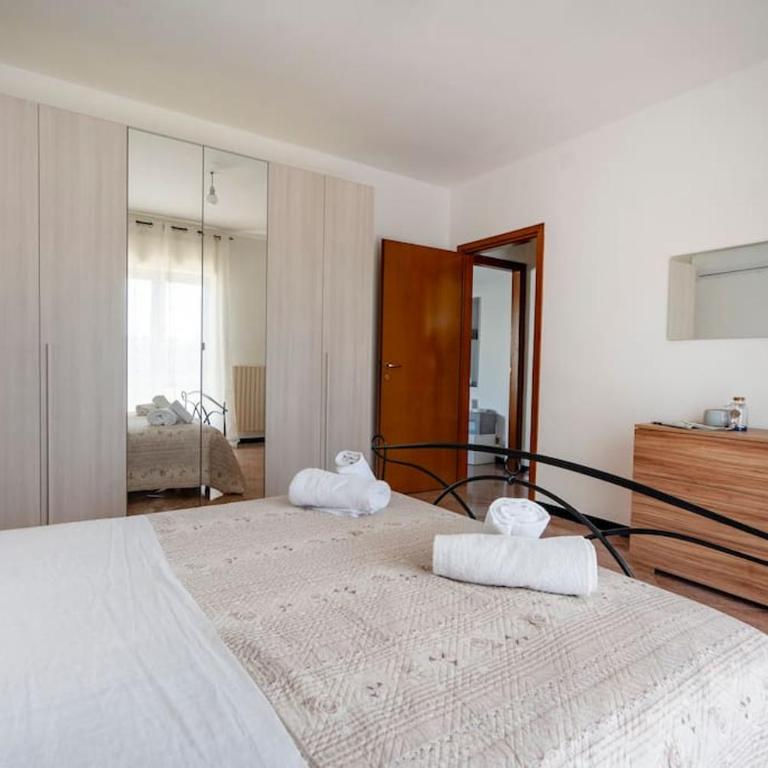 Domus Apulia, Due Passi Dal Mare - Free Parking - - Three-Bedroom Apartment - 8