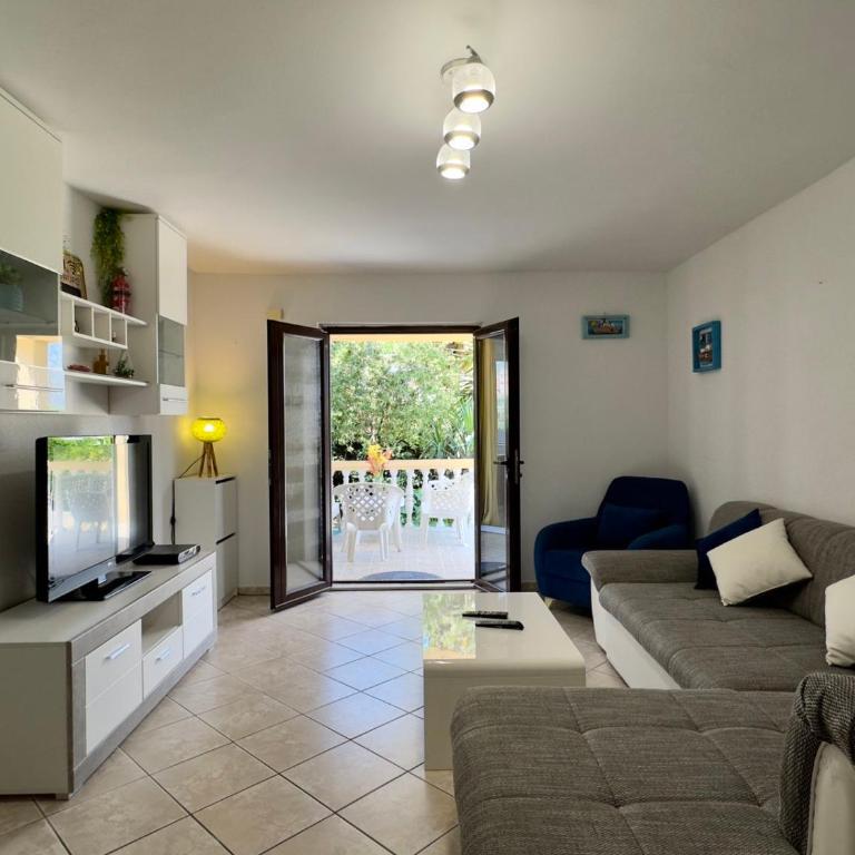 Apartments ASYA - Deluxe One-Bedroom Apartment with Garden View - 9