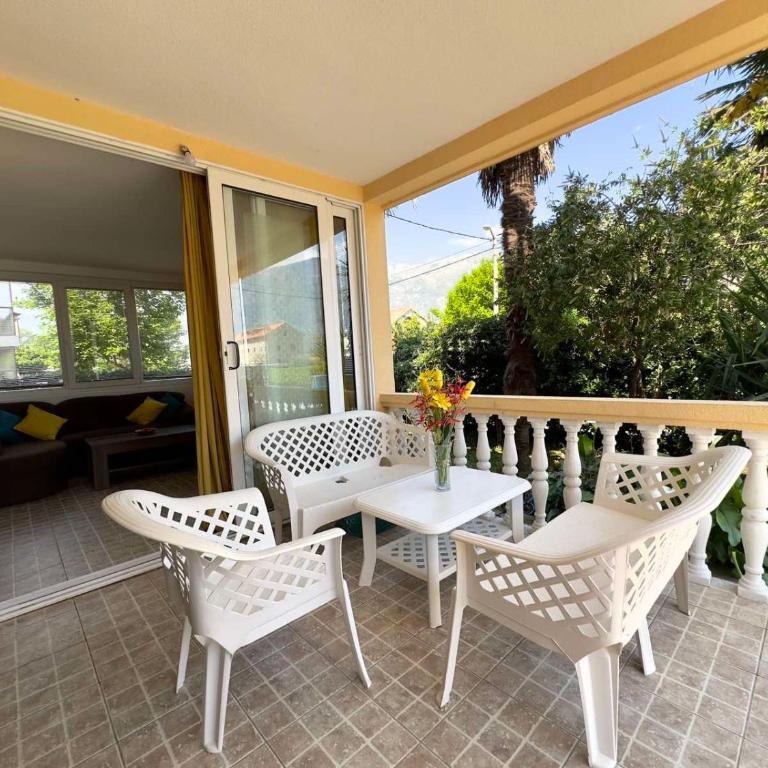 Apartments ASYA - Deluxe One-Bedroom Apartment with Garden View - 5