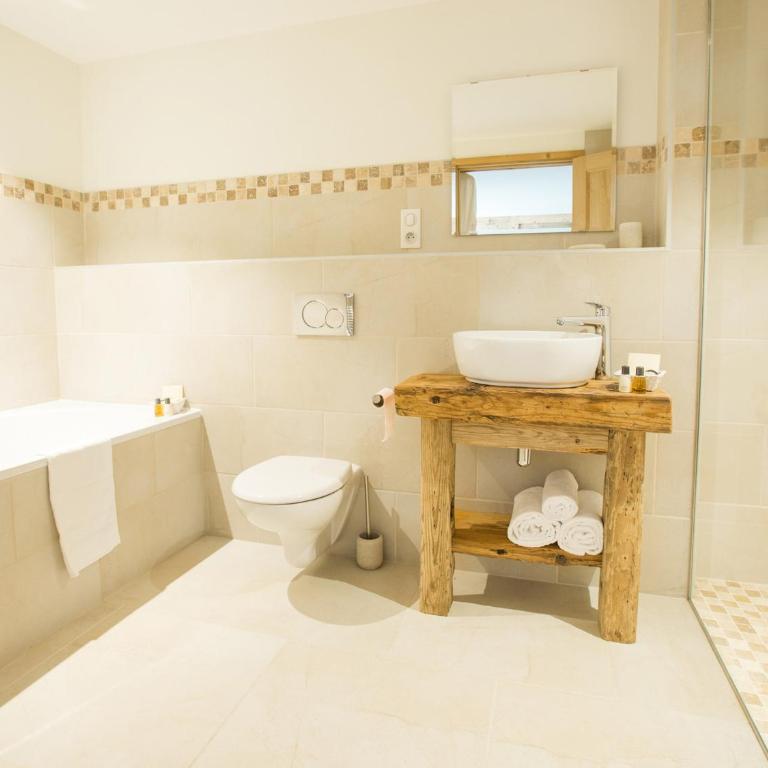 Chalet d'Exception: Ferme 200 ans Rénovée avec Sauna & Spa - FR-1-623-18 - Chalet (12 Adulti) - 8