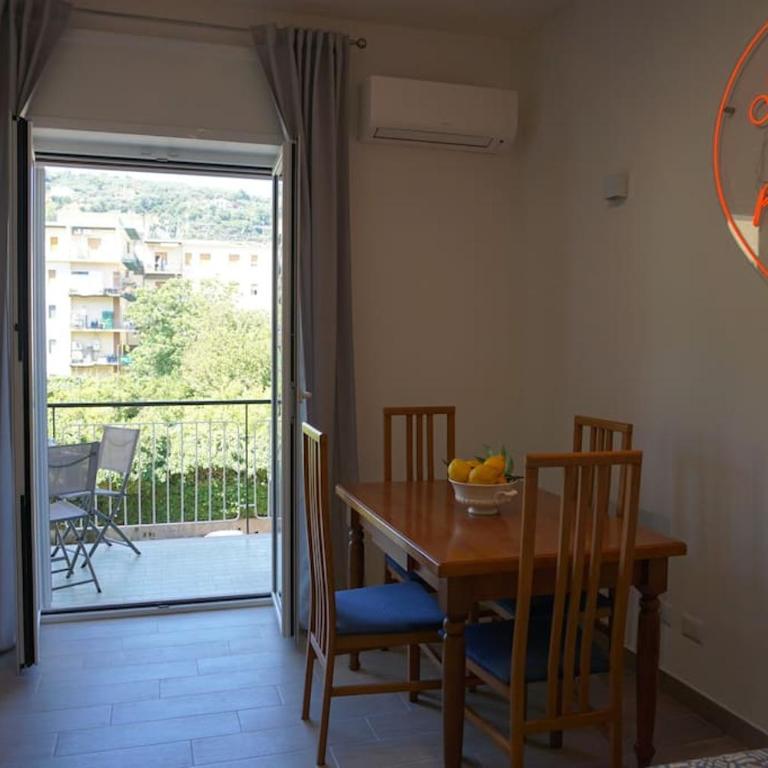Pino Home - Two-Bedroom Deluxe Apartment with Balcony - 10