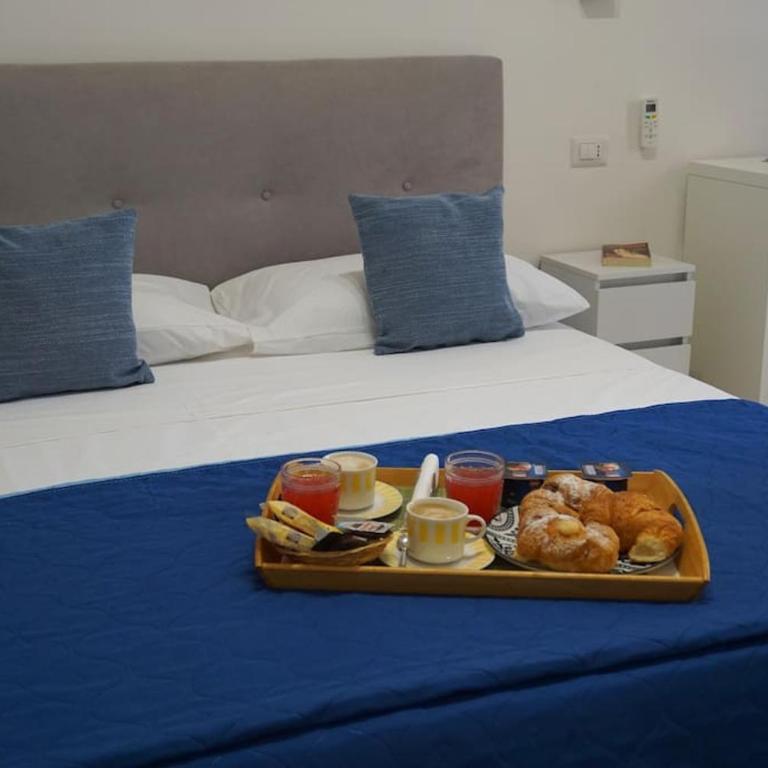 Pino Home - Two-Bedroom Deluxe Apartment with Balcony - 17