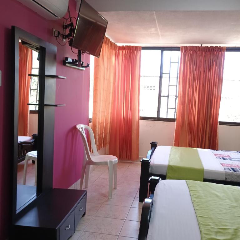 Hotel Villa Giron inn - Habitación Cuádruple Clásica - 10