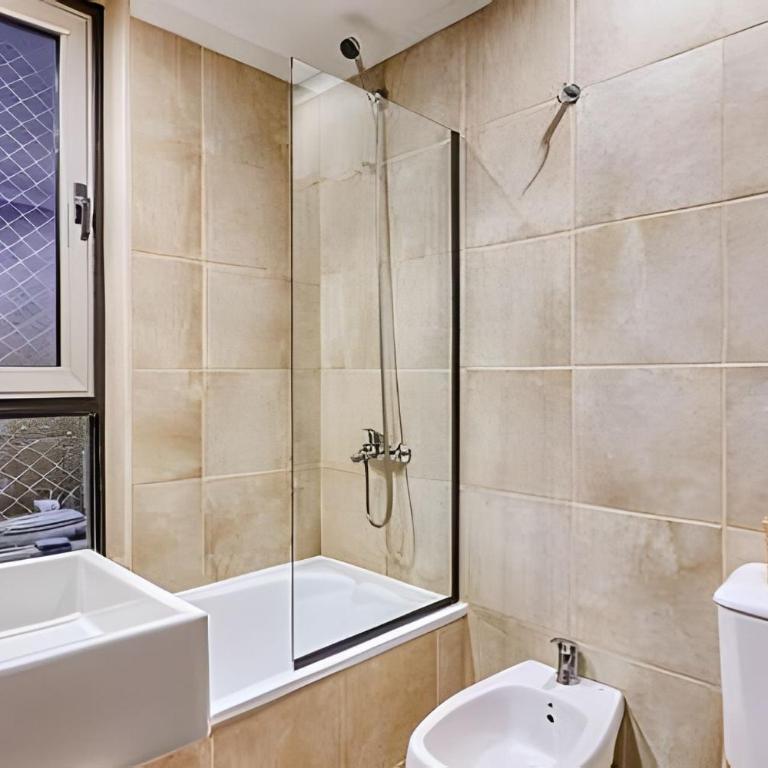 2 suites Pool, Gym, Kids Zone Location! - Two-Bedroom Deluxe Apartment with Balcony - 65