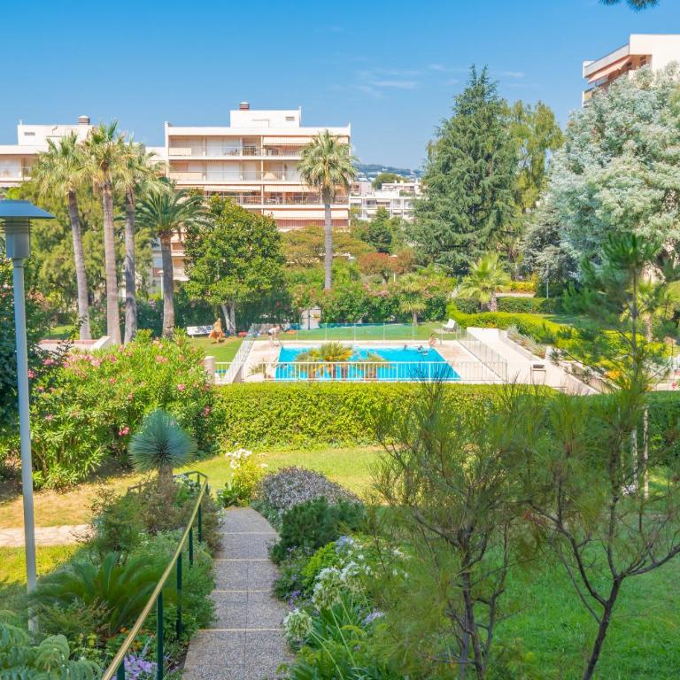 Hello Côte d'Azur - Spacieux 3 pièces avec piscine et tennis - Two-Bedroom Apartment - 21