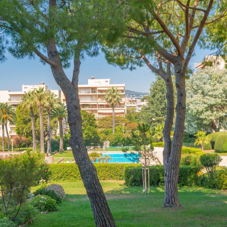Hello Côte d'Azur - Spacieux 3 pièces avec piscine et tennis - Two-Bedroom Apartment - 22