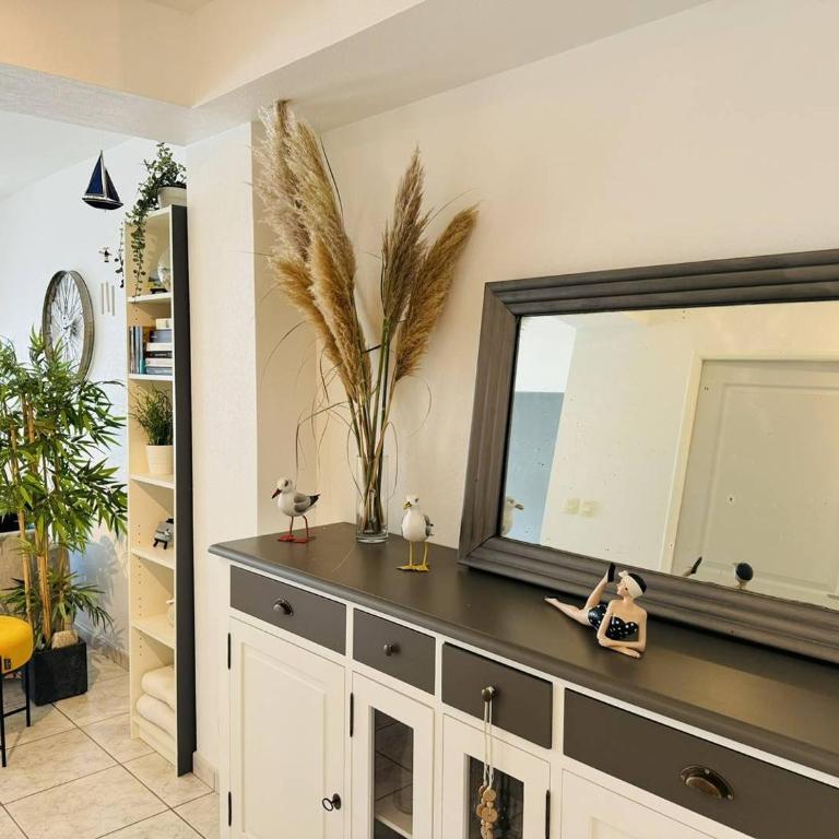 3 pièces plein centre, parking, 400m plage, wifi, classé 3 étoiles - Appartement 2 Chambres avec Terrasse - 11