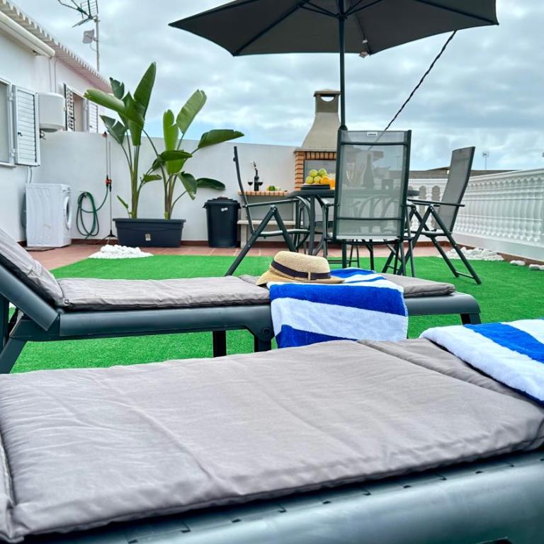 Maravilloso ático con terraza, vistas, BBQ, wifi - Apartamento de 1 dormitorio - 7