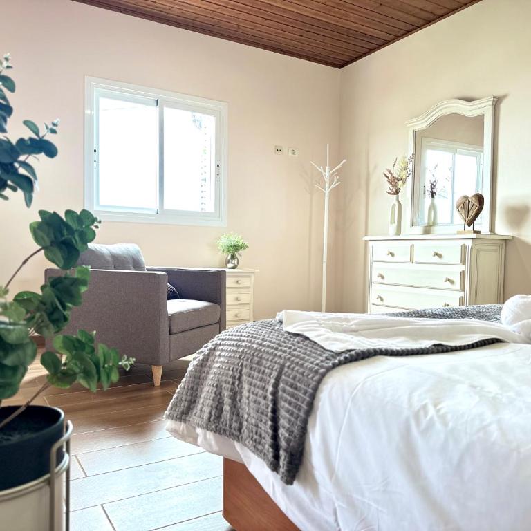 Maravilloso ático con terraza, vistas, BBQ, wifi - Apartamento de 1 dormitorio - 17