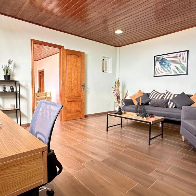 Maravilloso ático con terraza, vistas, BBQ, wifi - Apartamento de 1 dormitorio - 35