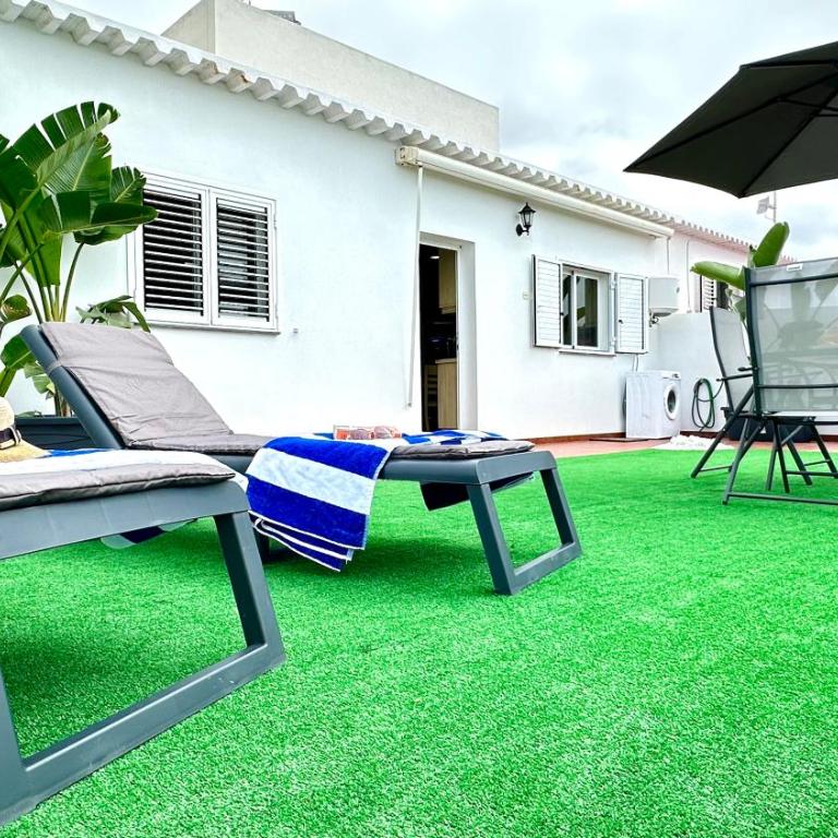Maravilloso ático con terraza, vistas, BBQ, wifi - Apartamento de 1 dormitorio - 9