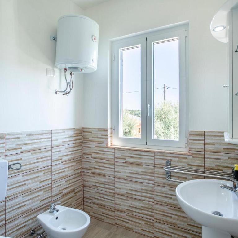 Mariarosa Country House - Casa Vacanza con 6 Camere da Letto - 37