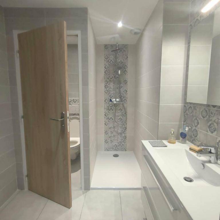 T4 Familial dans résidence calme à proximité de la mer - Appartement - 14