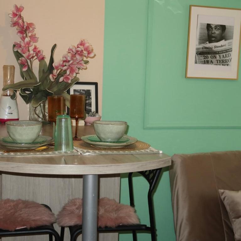 M2 Suite by Central Park - One-Bedroom Apartment - 9