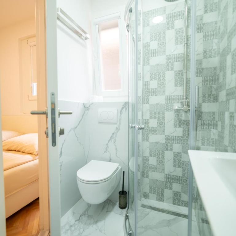 Four Seasons Apartments - Deluks Apartman sa 2 Spavaće Sobe - 1