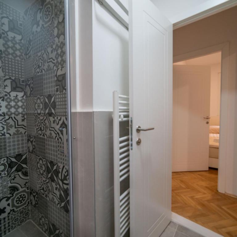 Four Seasons Apartments - Deluks Apartman sa 2 Spavaće Sobe - 6