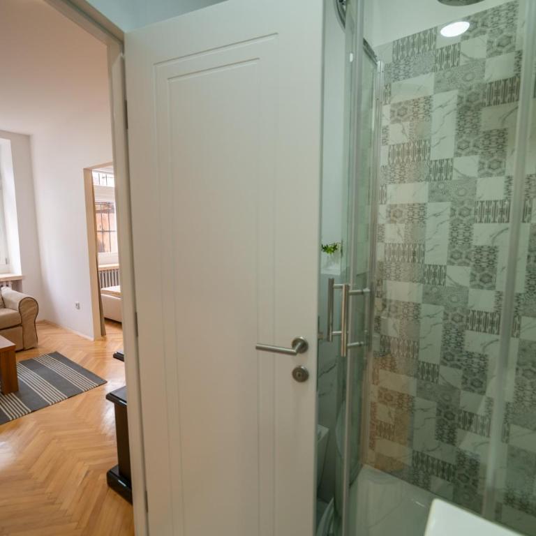 Four Seasons Apartments - Deluks Apartman s 1 Spavaćom Sobom i Pogledom na Vrt - 13