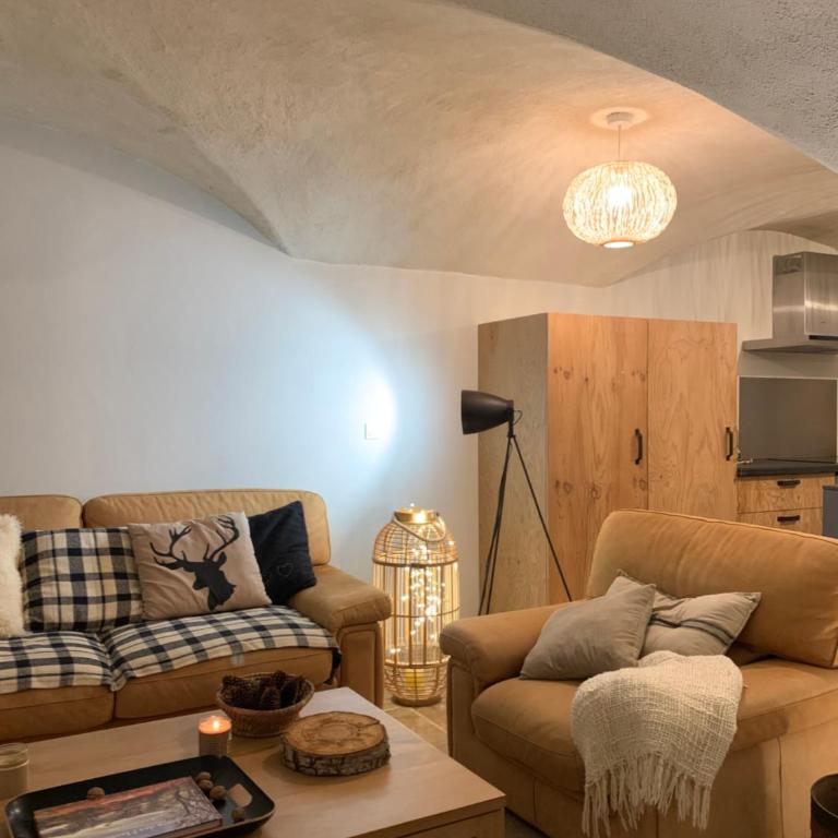 Ancienne ferme rénovée 8 pers, calme, confort, vue montagne et jardin - Maison de Vacances - 11