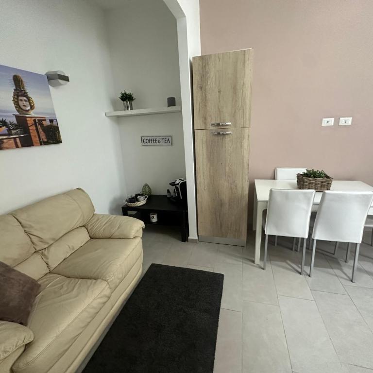 Amunì Home - Two-Bedroom House - 8