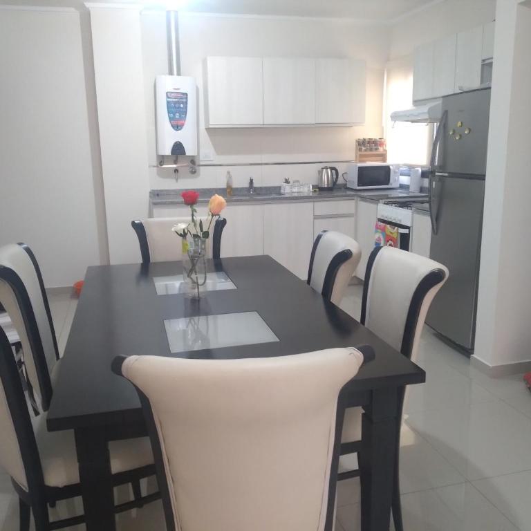 Bellisimo departamento carlos paz centro - Apartamento de 2 dormitorios con balcón - 1