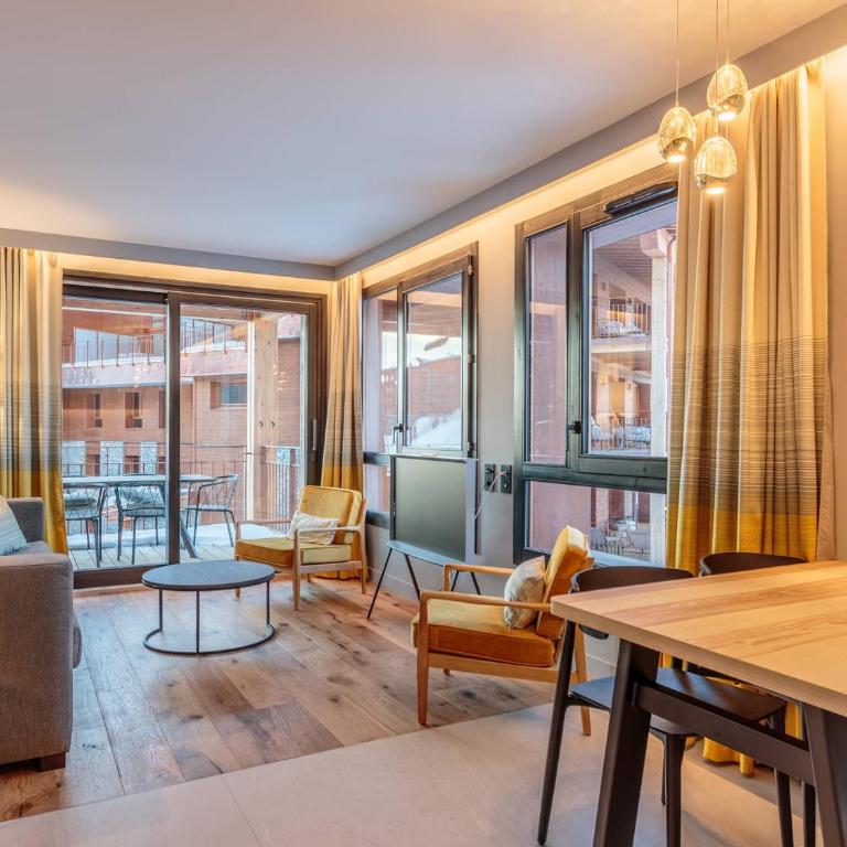 Appartement neuf avec terrasse, SPA et parking inclus - 6 pers - FR-1-352-103 - Appartement - 7