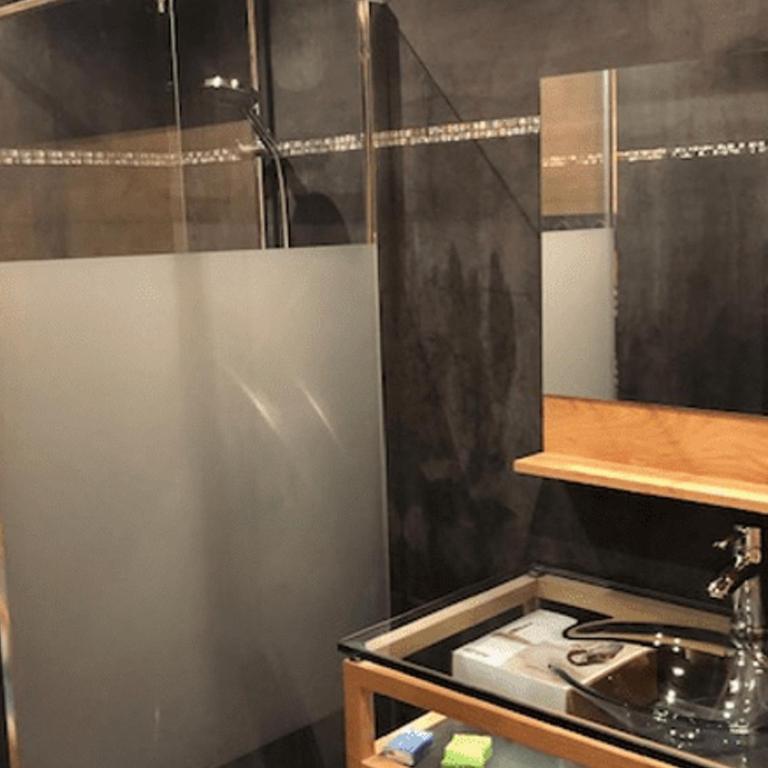 Chalet spacieux 12 pers, 4 ch, 4 sdb, cuisine équipée, parking, cheminée - FR-1-676-201 - Chalet - 11