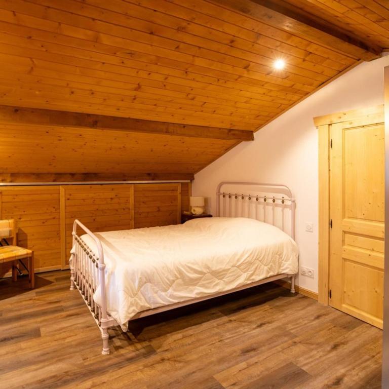 Chalet spacieux 12 pers, 4 ch, 4 sdb, cuisine équipée, parking, cheminée - FR-1-676-201 - Chalet - 15