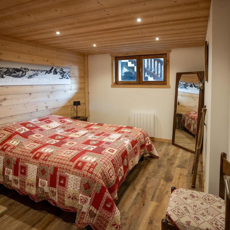 Chalet spacieux 12 pers, 4 ch, 4 sdb, cuisine équipée, parking, cheminée - FR-1-676-201 - Chalet - 16