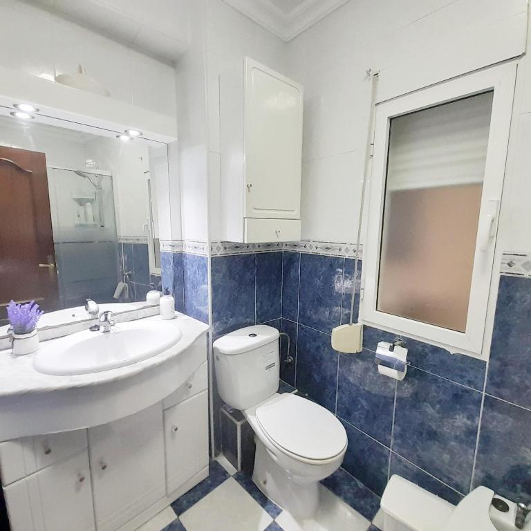 Apartamento en el centro amplio y confortable - Apartamento de 2 dormitorios con balcón - 24