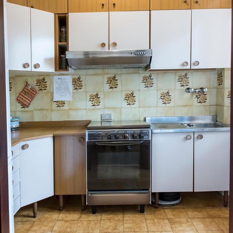 N037 - Numana, trilocale con giardino a due passi dal mare - Two-Bedroom Apartment - 12