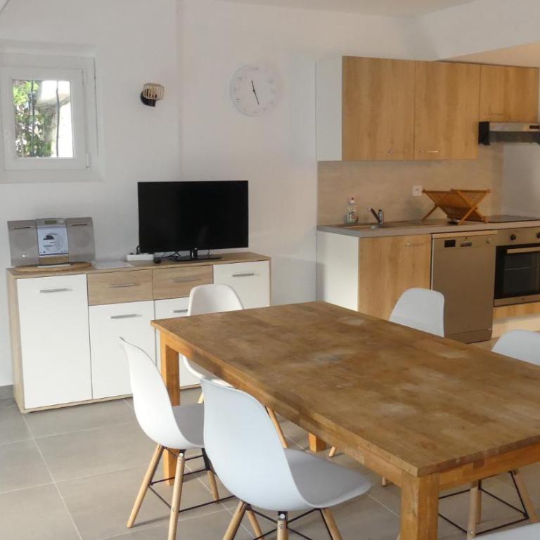 Bas de villa indépendant prestations haut de gamme - Maison 2 Chambres - 4