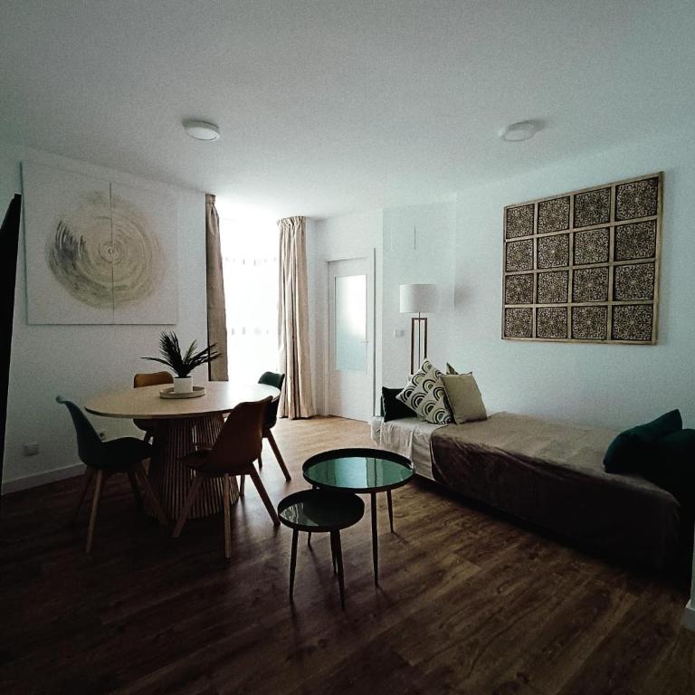 APARTAHOTEL MADRID URBAN SUITES - EDIFICIO EXCLUSIVO- 7 Apartments Boutique Full Equiped - Two-Bedroom Deluxe Apartment with Balcony - 17