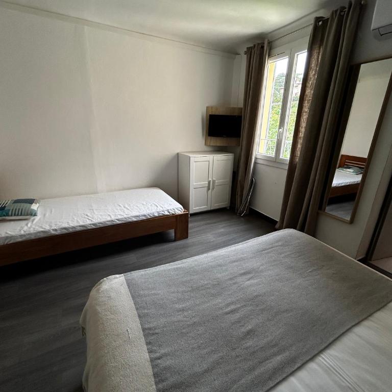 Hôtel La Petite Bohème - Chambre Triple Supérieure - 1