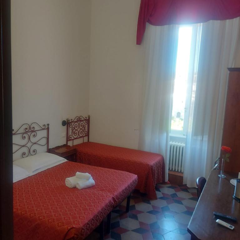 Hotel Annalena - Triple Room with View - 1