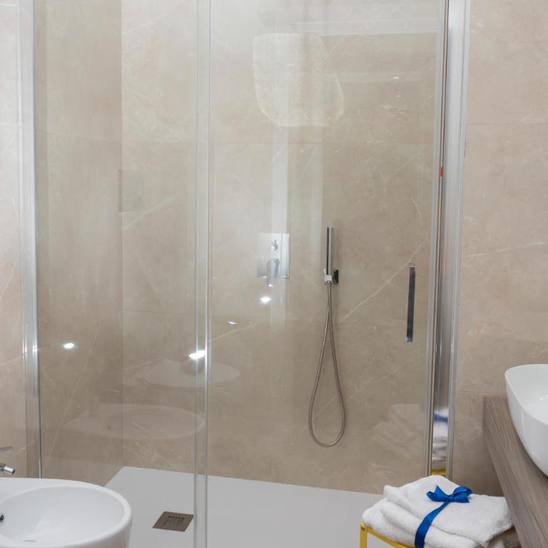 Alleria Rooms - Camera Matrimoniale con Bagno Privato - 8