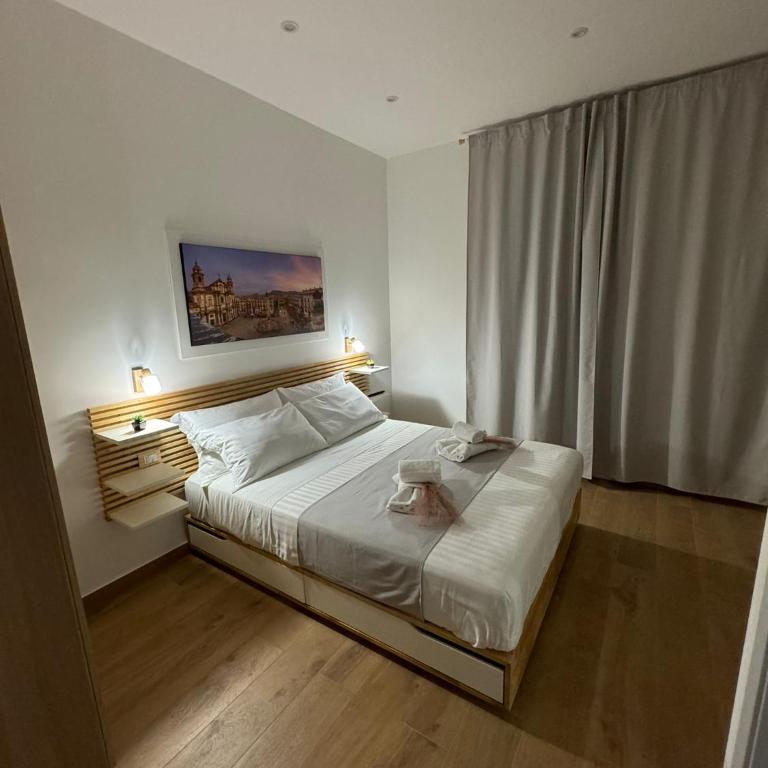 B&B Central Station - Double Room with Private Bathroom - 10