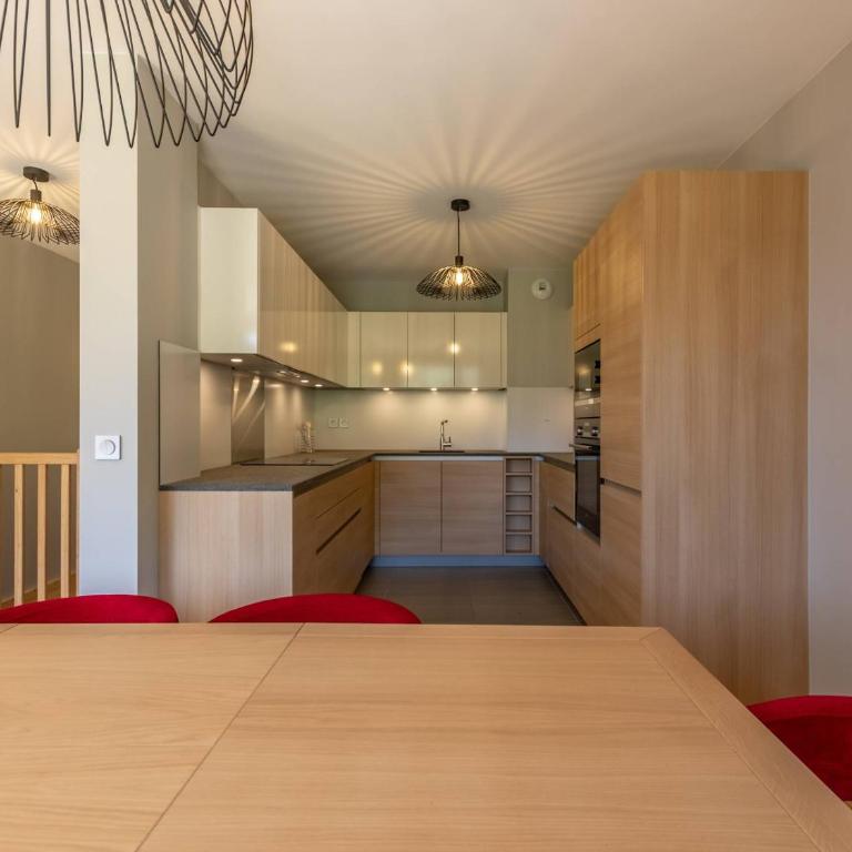 Duplex moderne 3 Chambres - Balcon, Piscine, Spa, Ski aux pieds - FR-1-352-57 - Appartement (6 Adultes) - 1