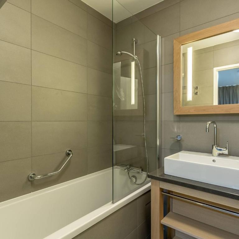 Duplex moderne 3 Chambres - Balcon, Piscine, Spa, Ski aux pieds - FR-1-352-57 - Appartement (6 Adultes) - 4