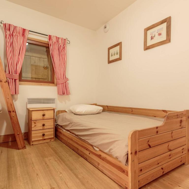 Appartement spacieux 8 pers with Parking & WIFI, proche des pistes - FR-1-352-79 - Appartement - 16