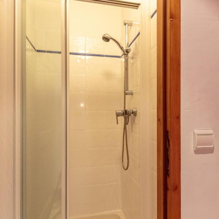 Appartement ski-in/ski-out 4 chambres, 8 pers, parking couvert, WiFi - FR-1-352-82 - Appartement - 9