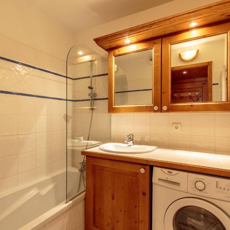 Appartement ski-in/ski-out 4 chambres, 8 pers, parking couvert, WiFi - FR-1-352-82 - Appartement - 10
