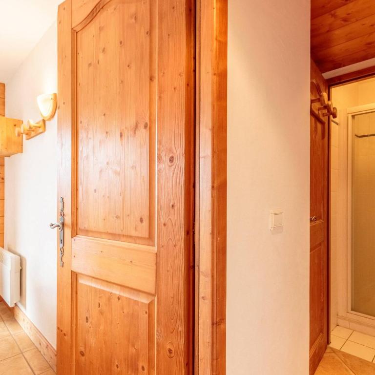 Appartement ski-in/ski-out 4 chambres, 8 pers, parking couvert, WiFi - FR-1-352-82 - Appartement - 12
