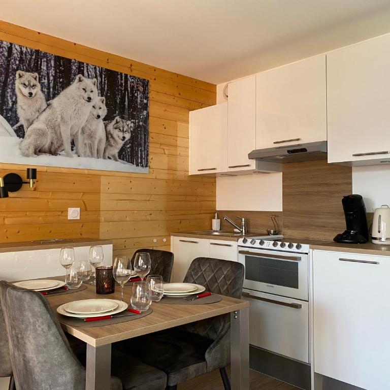 Courchevel 1850 - 4 personnes - ski aux pieds - wifi gratuit - One-Bedroom Apartment - 4