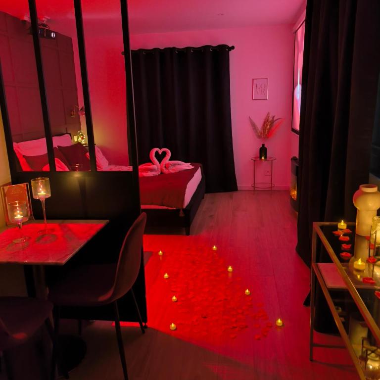 Nuit d'évasion love room avec baignoire balnéo et jardin avec spa - One-Bedroom Apartment - 18