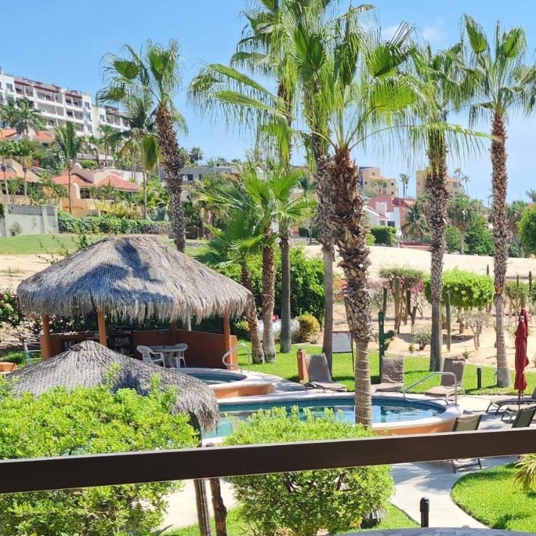 Beach Eateries Shops 10 min walk Golf view - One-Bedroom Apartment - 1