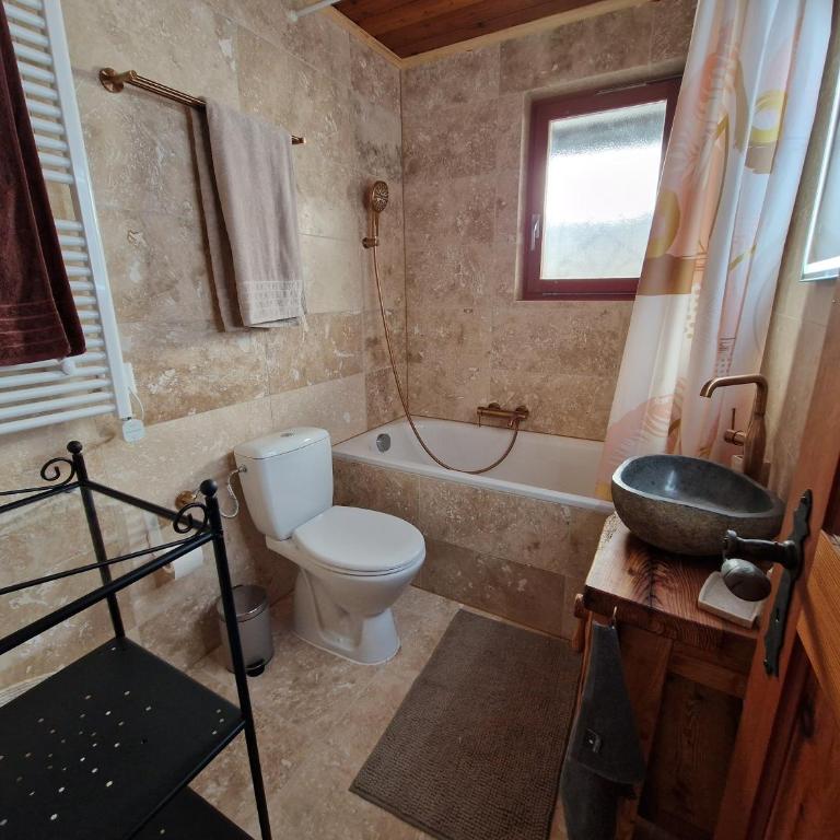 Chalet typique proche Crans Montana - Chalet - 16