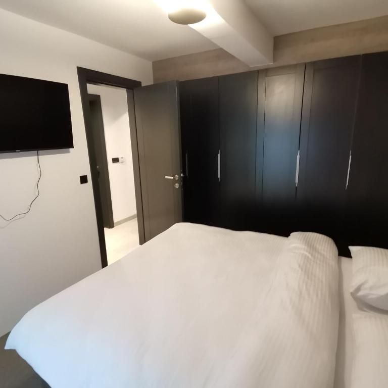La Familia - One-Bedroom Apartment - 13